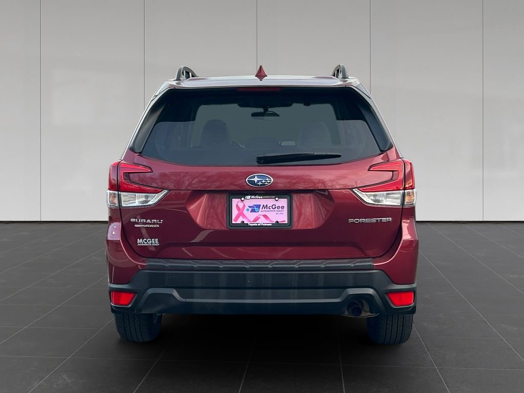Used 2023 Subaru Forester Premium image 4