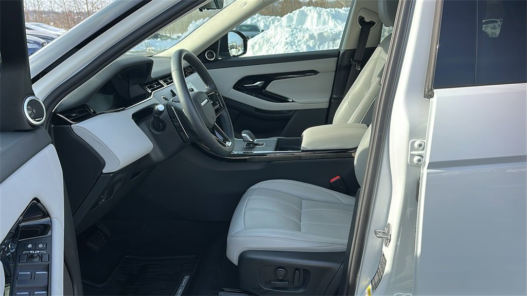 Used 2024 Land Rover Range Rover Evoque S image 9