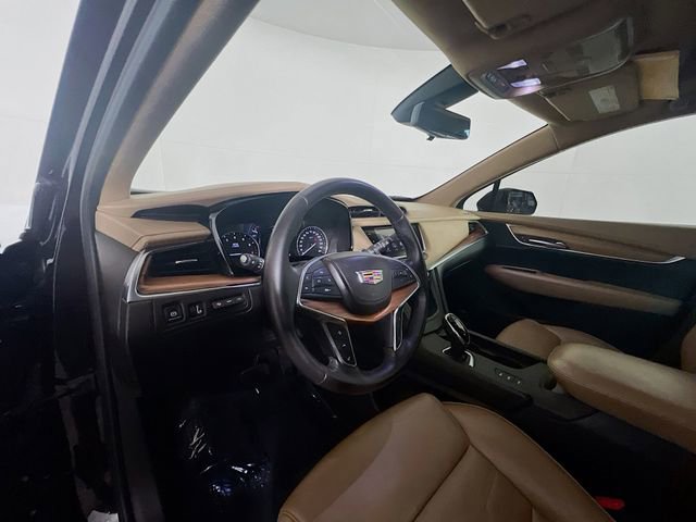 Used 2018 Cadillac XT5 Platinum w/ Driver Assist Package image 18