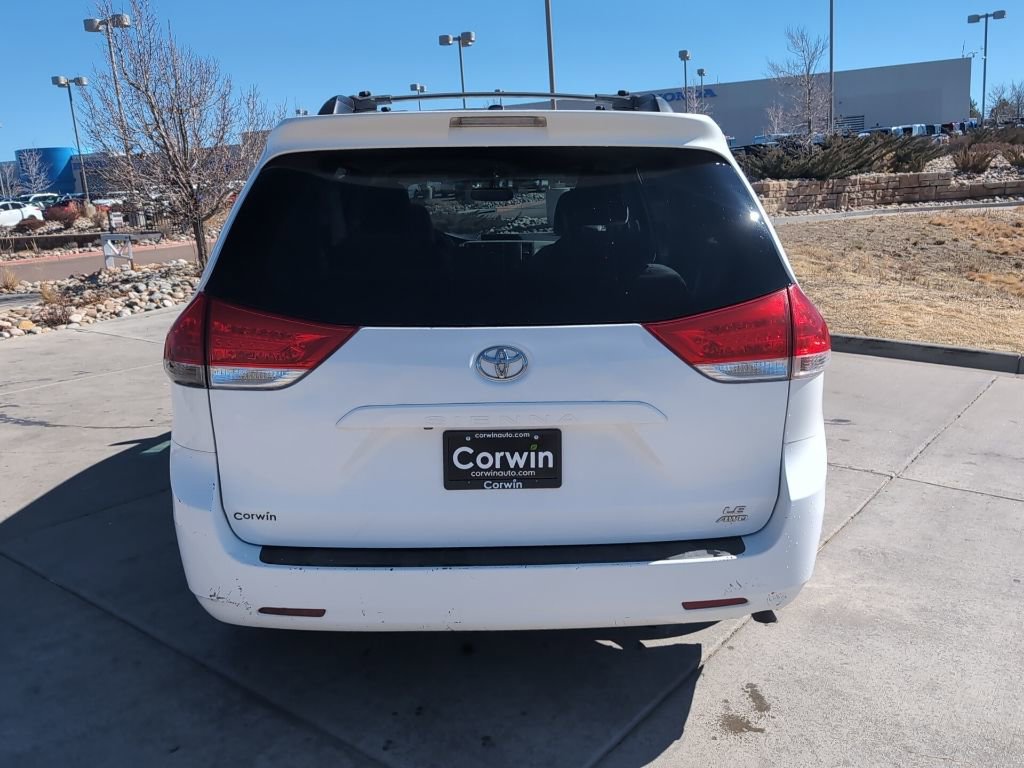 Used 2013 Toyota Sienna LE w/ Towing Pkg image 6