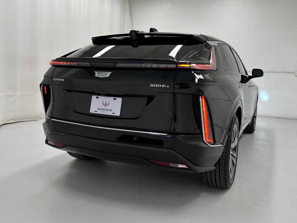 Used 2024 Cadillac Lyriq Luxury image 6