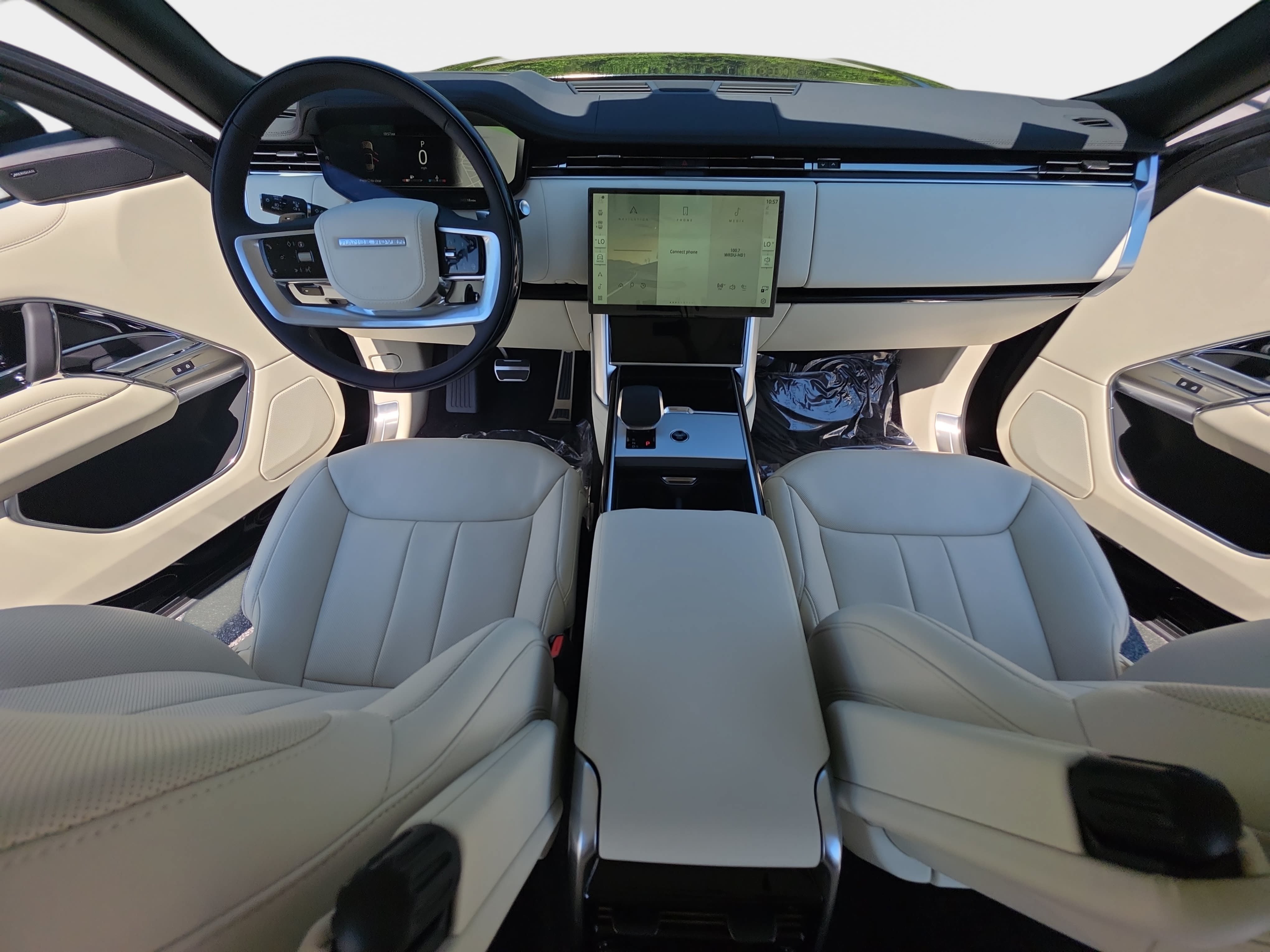 New 2026 Land Rover Range Rover Long Wheelbase SE AWD/4WD image 9