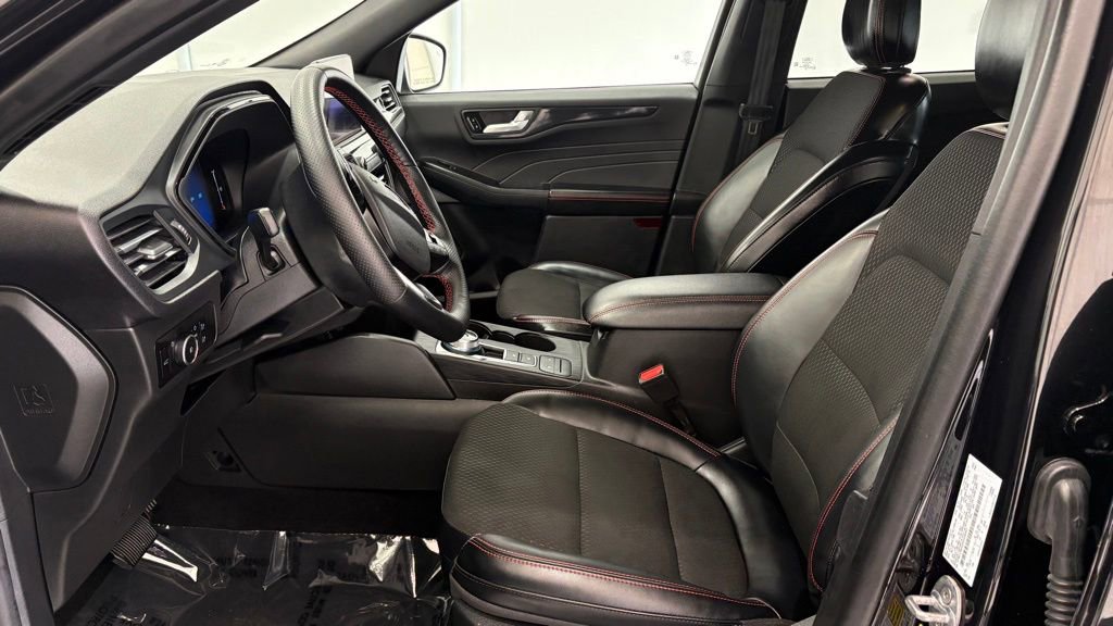 Used 2025 Ford Escape ST-Line Select image 12