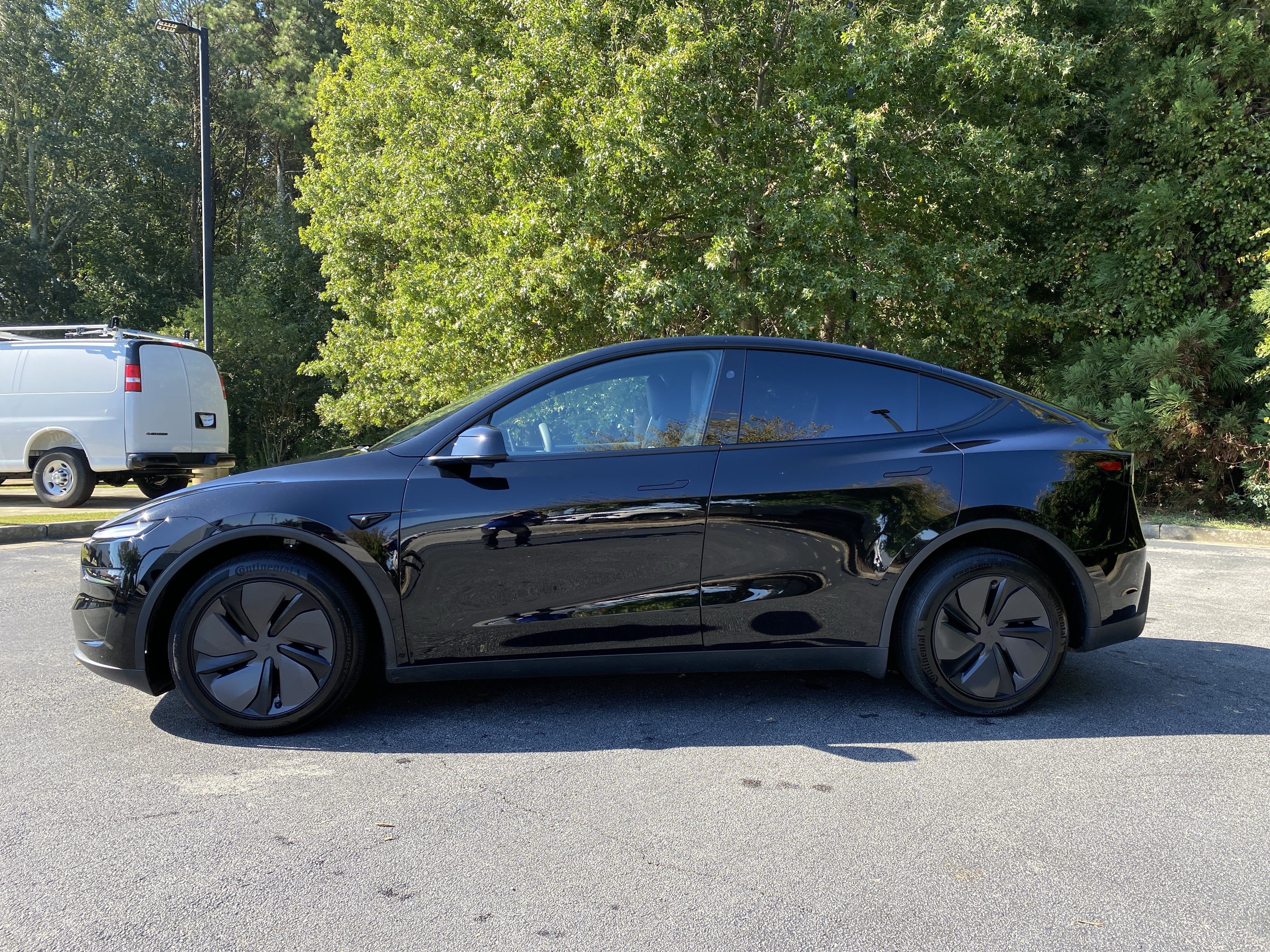 Used 2026 Tesla Model Y AWD image 6