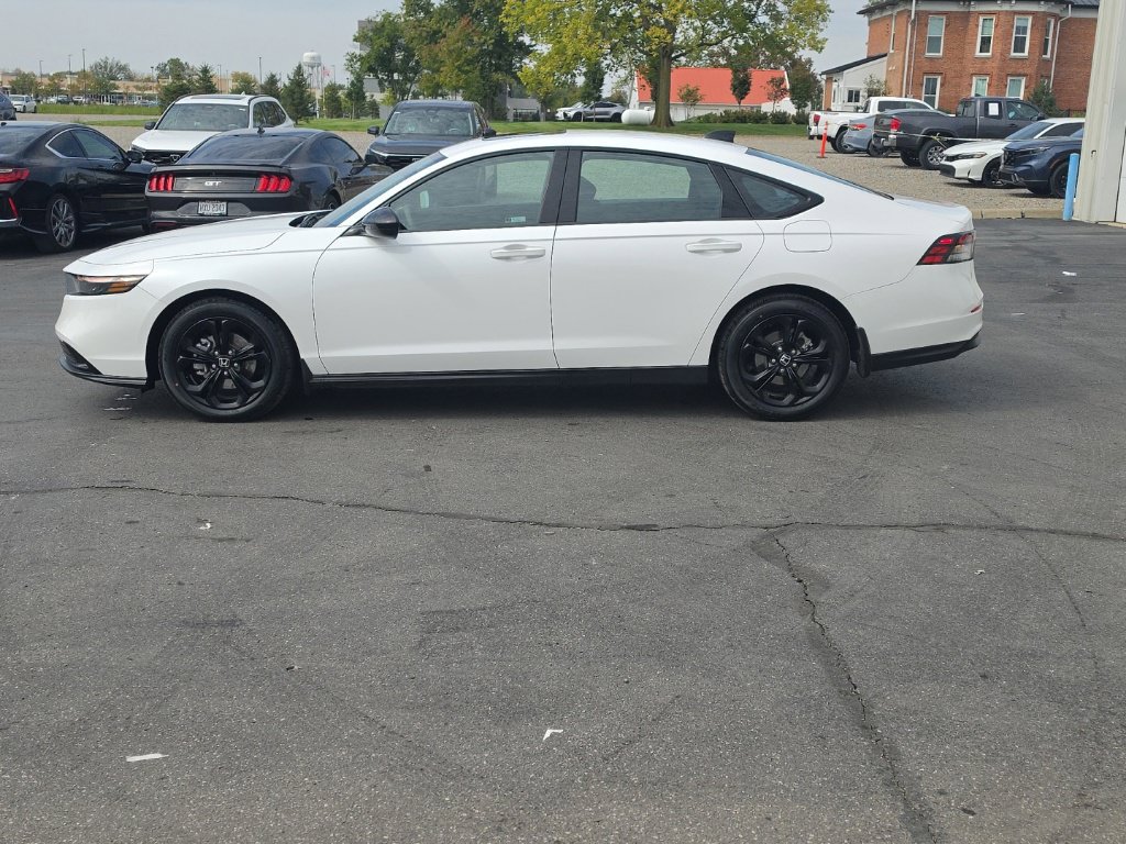 Certified 2025 Honda Accord SE image 4