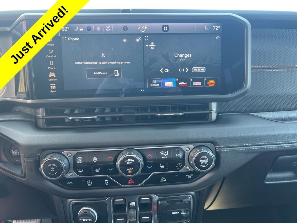 Used 2024 Jeep Gladiator Mojave w/ Convenience Group image 3