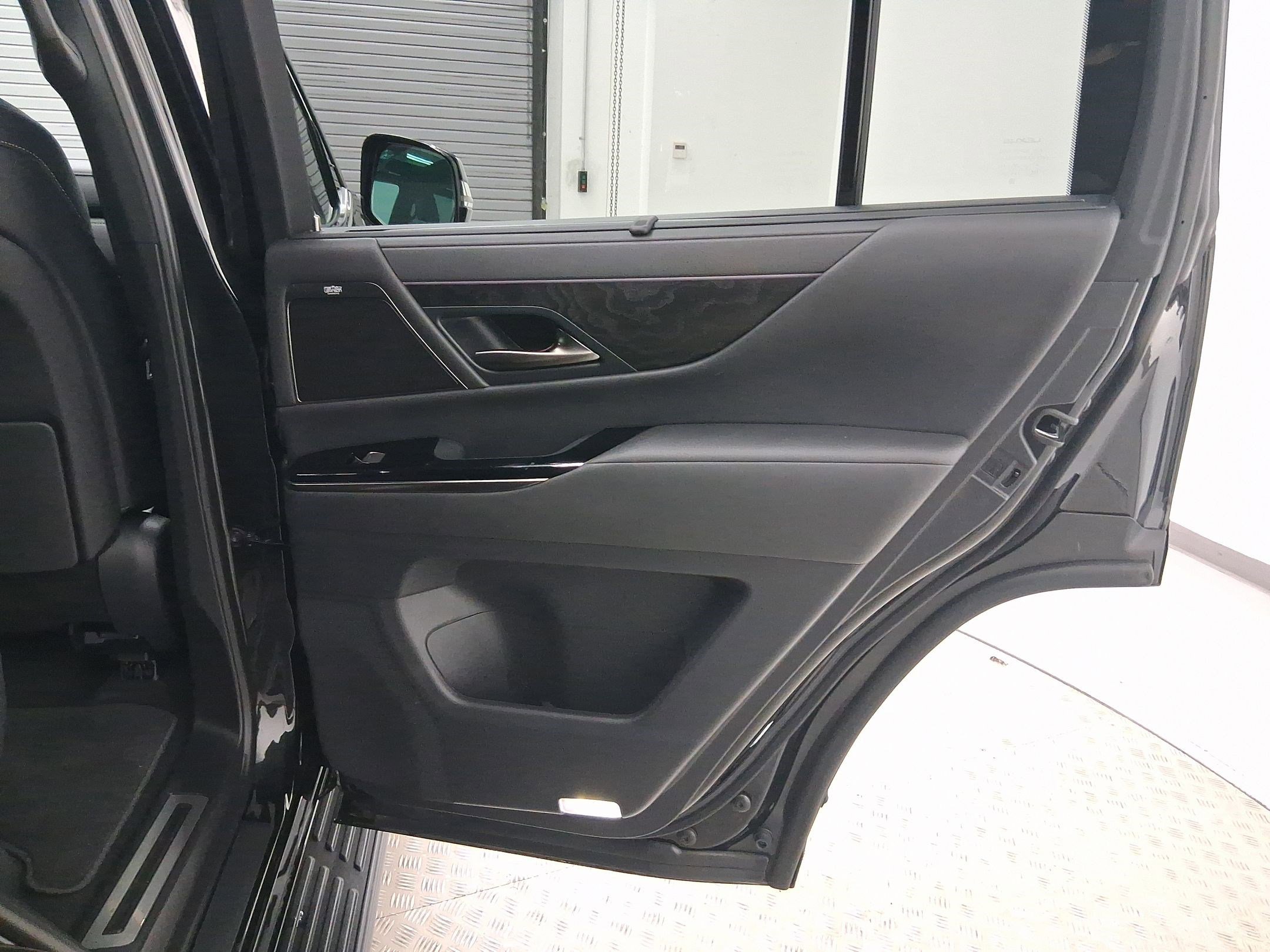 Certified 2025 Lexus LX 600 4WD w/ Luxury Package image 30