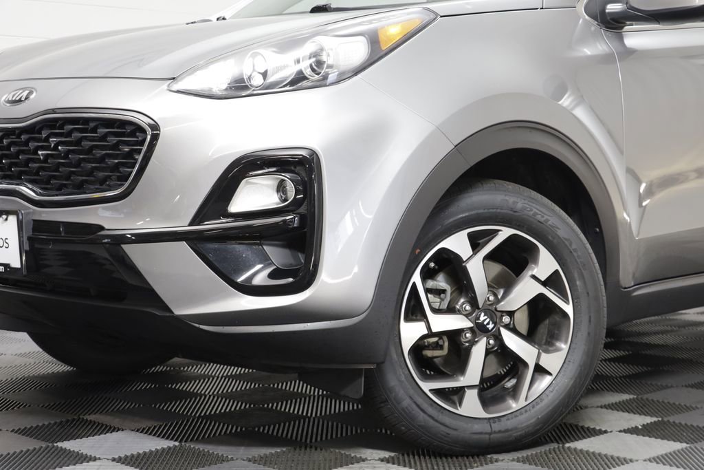 Used 2022 Kia Sportage LX image 3