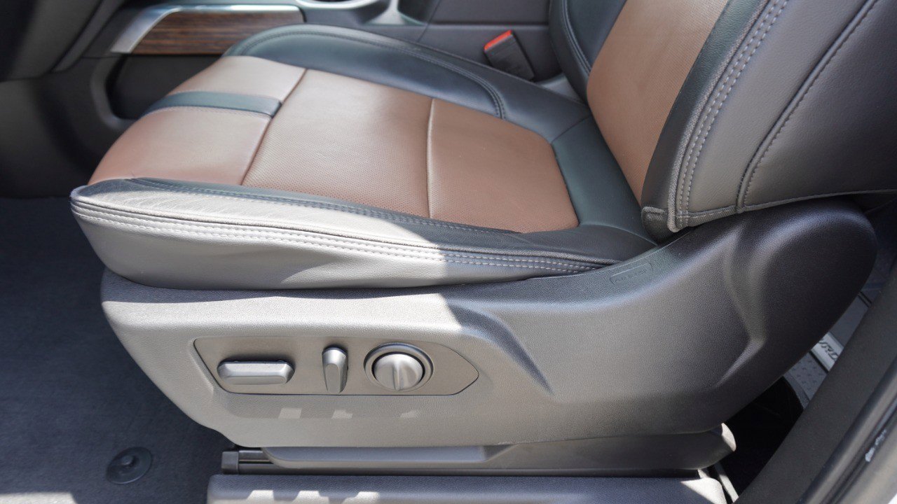 Used 2021 Chevrolet Silverado 2500 High Country w/ Z71 Off-Road Package image 25