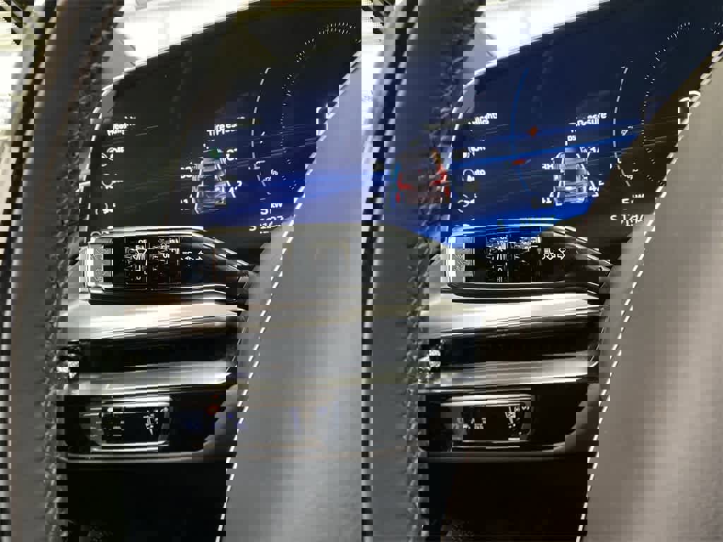 Certified 2024 Cadillac Lyriq Luxury w/ LPO, Floor Liner Package image 23