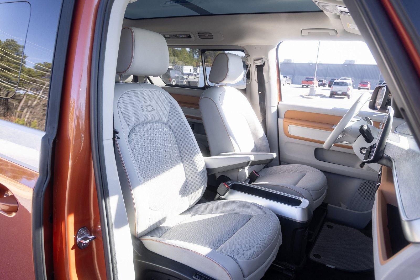 Used 2025 Volkswagen ID. Buzz 1st Edition image 37