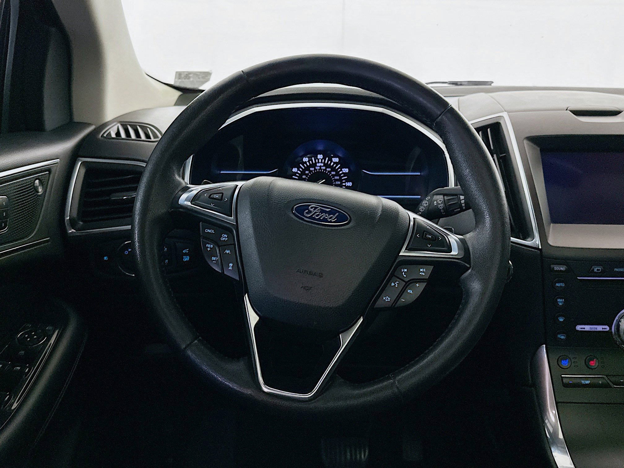 Used 2019 Ford Edge Titanium w/ Equipment Group 301A AWD/4WD image 18