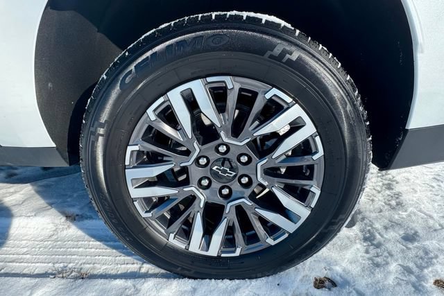 Used 2025 Chevrolet Suburban Z71 AWD/4WD image 11