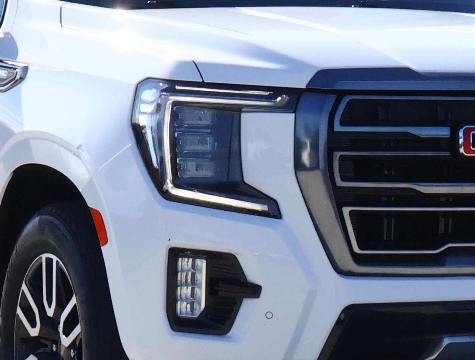 Used 2023 GMC Yukon AT4 w/ AT4 Premium Package image 8