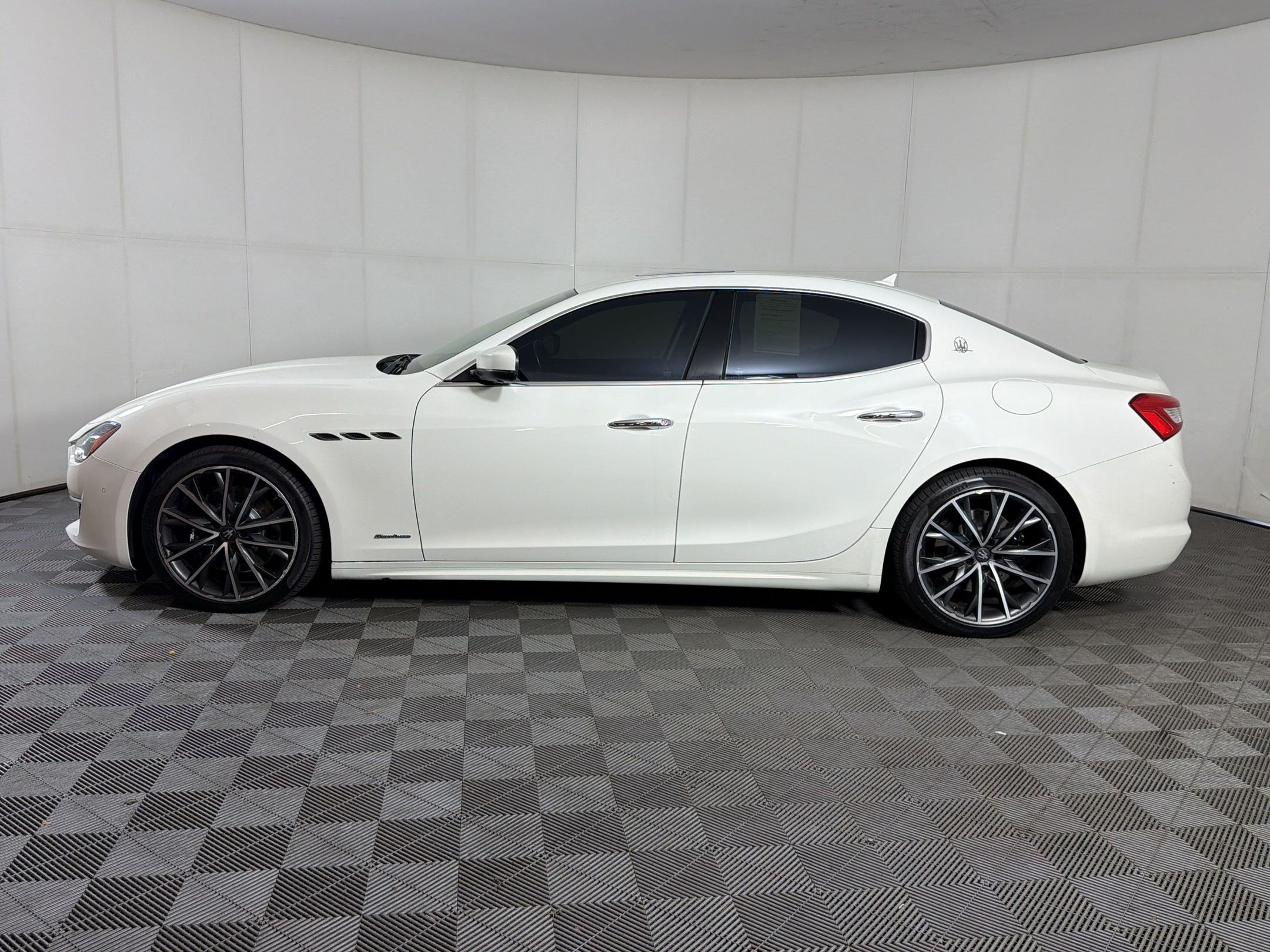 Used 2020 Maserati Ghibli S GranLusso AWD/4WD video 2