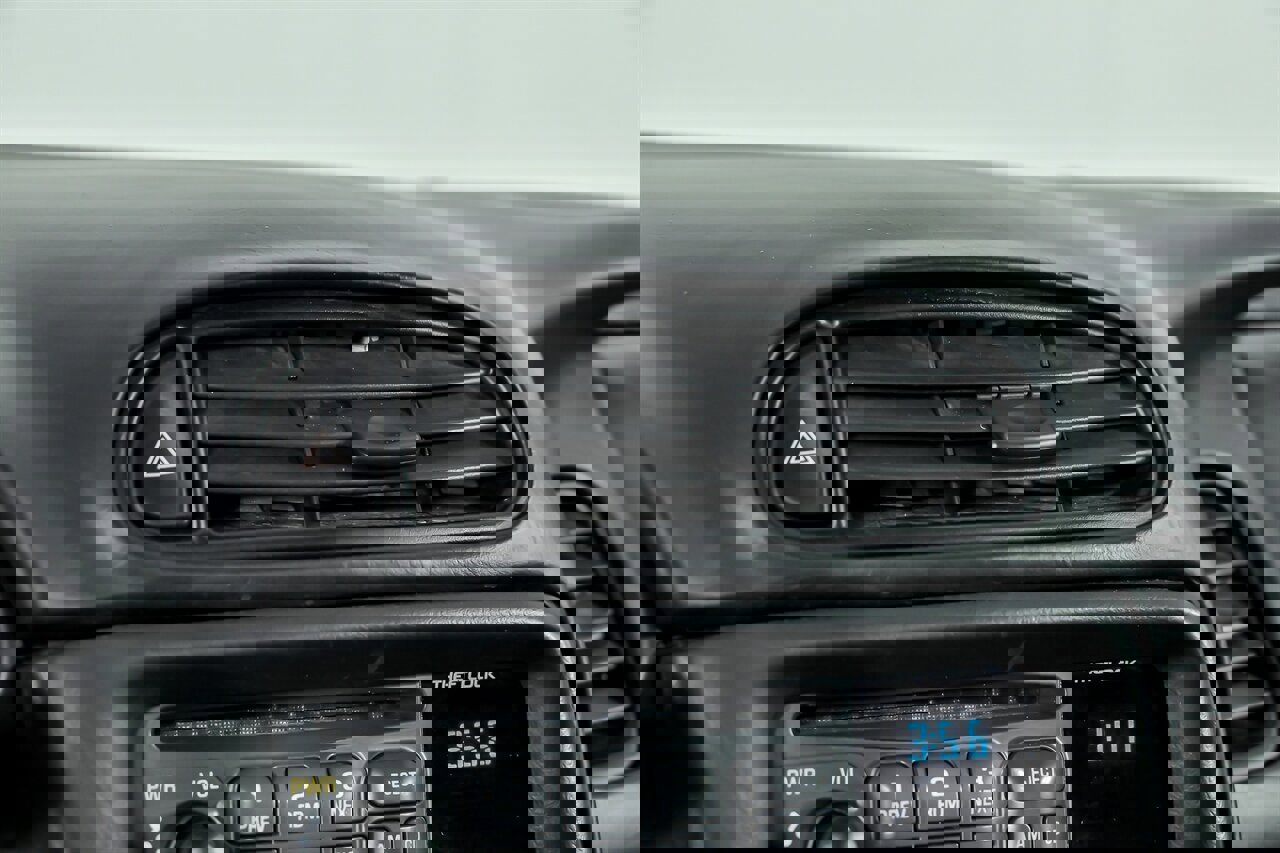 Used 2003 Chevrolet Corvette Z06 w/ Memory Package, 3 Drivers image 29