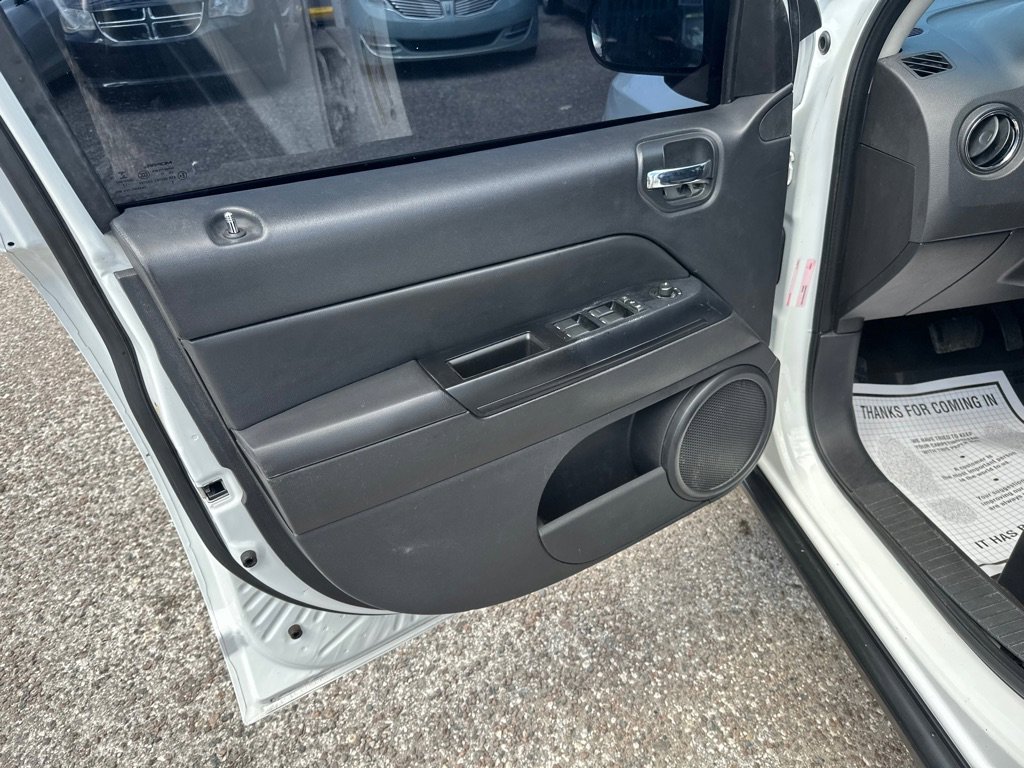 Used 2014 Jeep Compass Sport w/ Power Value Group image 11