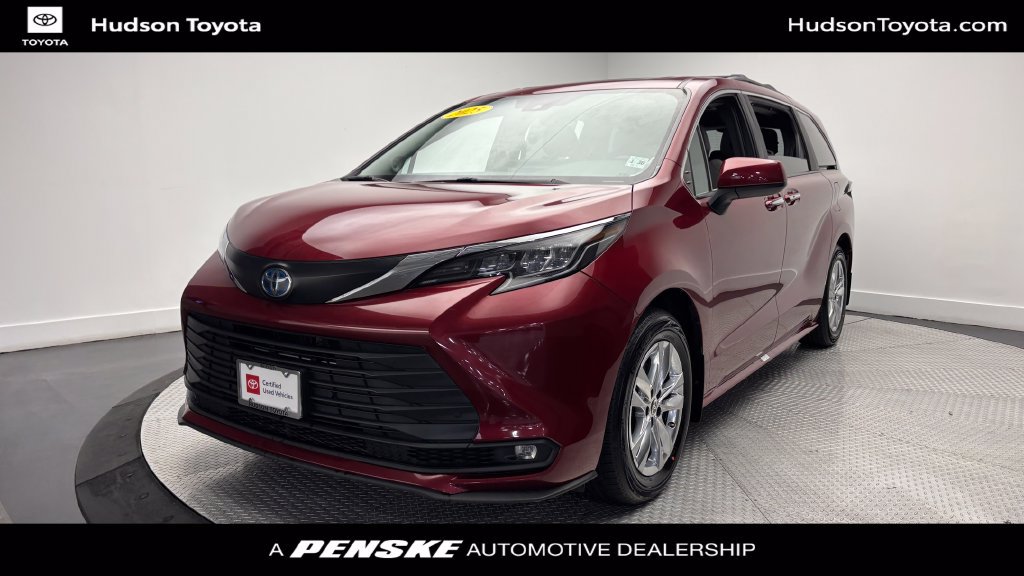 Certified 2025 Toyota Sienna XLE w/ XLE Plus Package AWD/4WD image 1