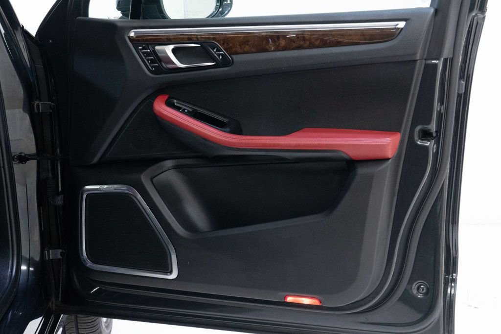 Used 2017 Porsche Macan Turbo image 29