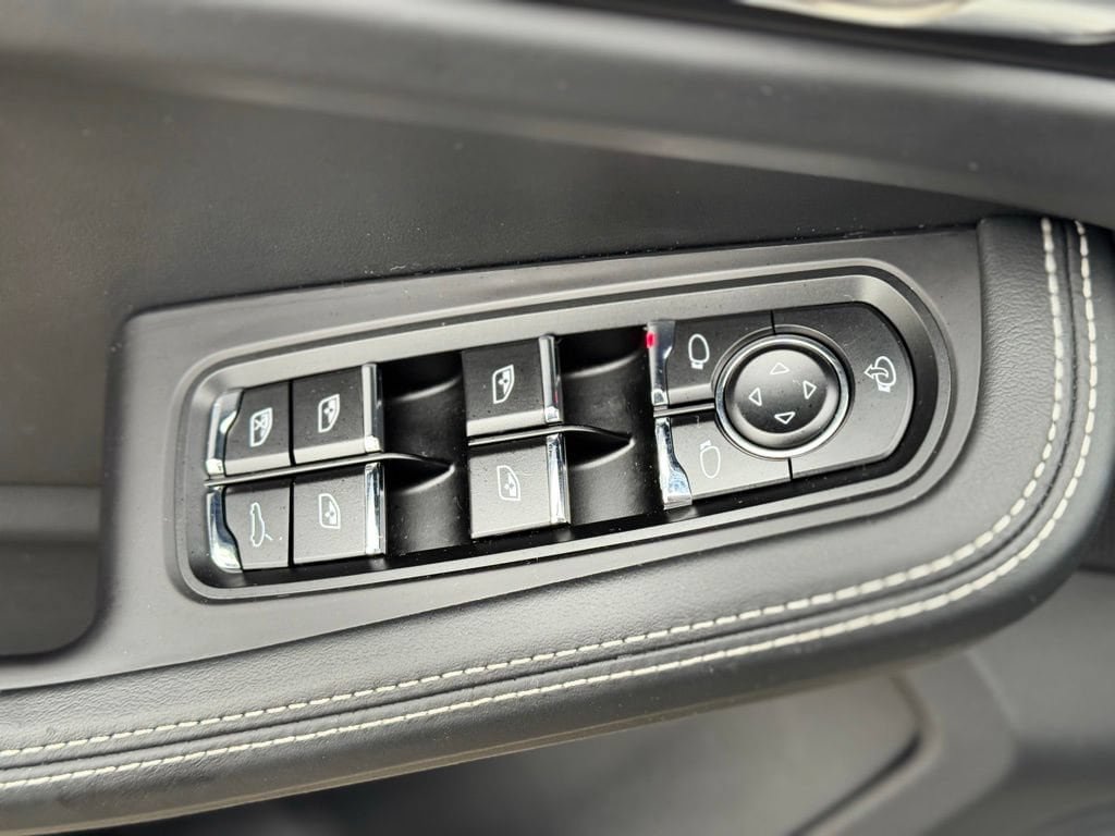 Used 2024 Porsche Macan GTS AWD/4WD image 23