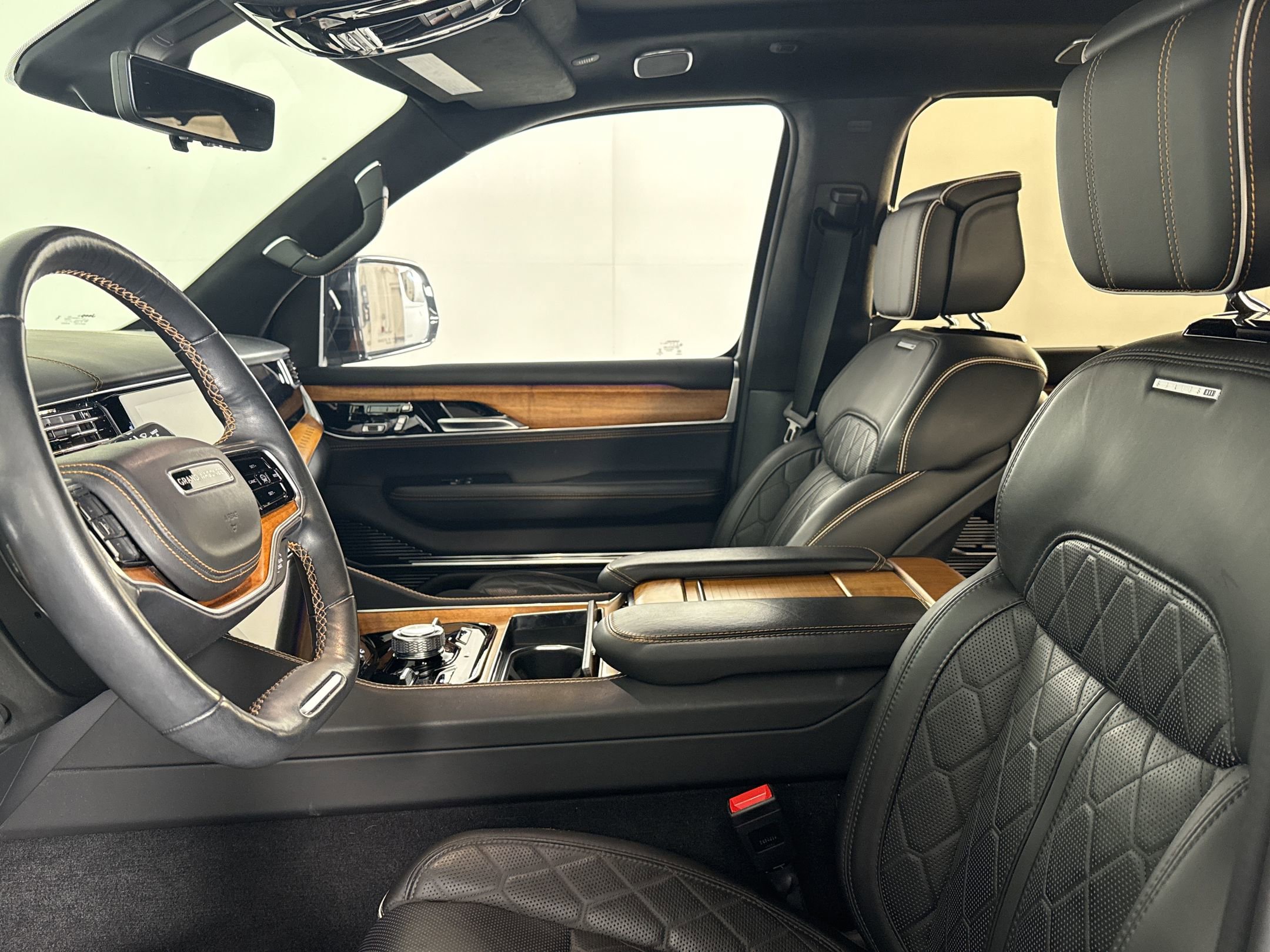 Used 2023 Jeep Grand Wagoneer Series III image 17