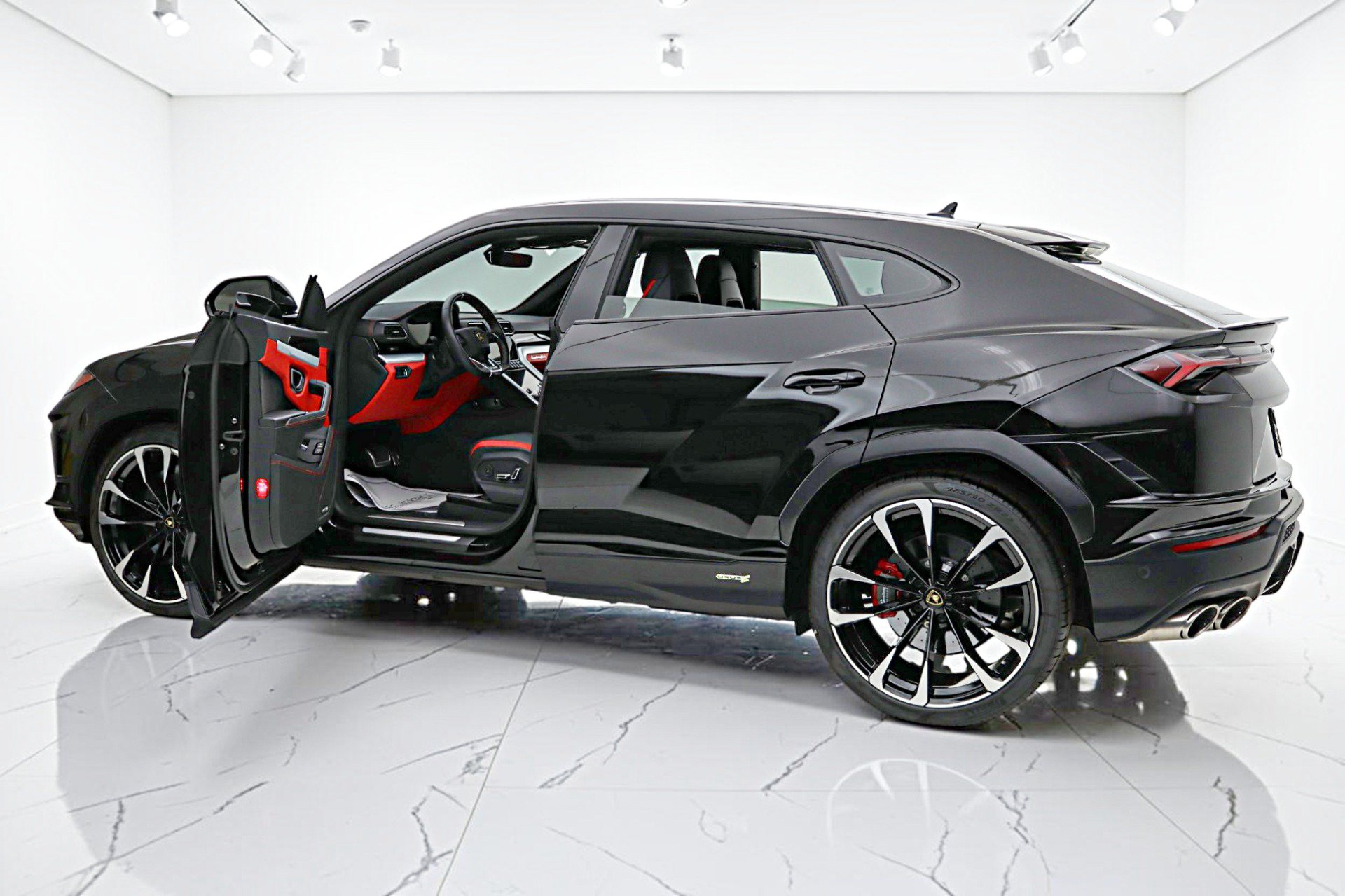 Used 2024 Lamborghini Urus S AWD/4WD image 8