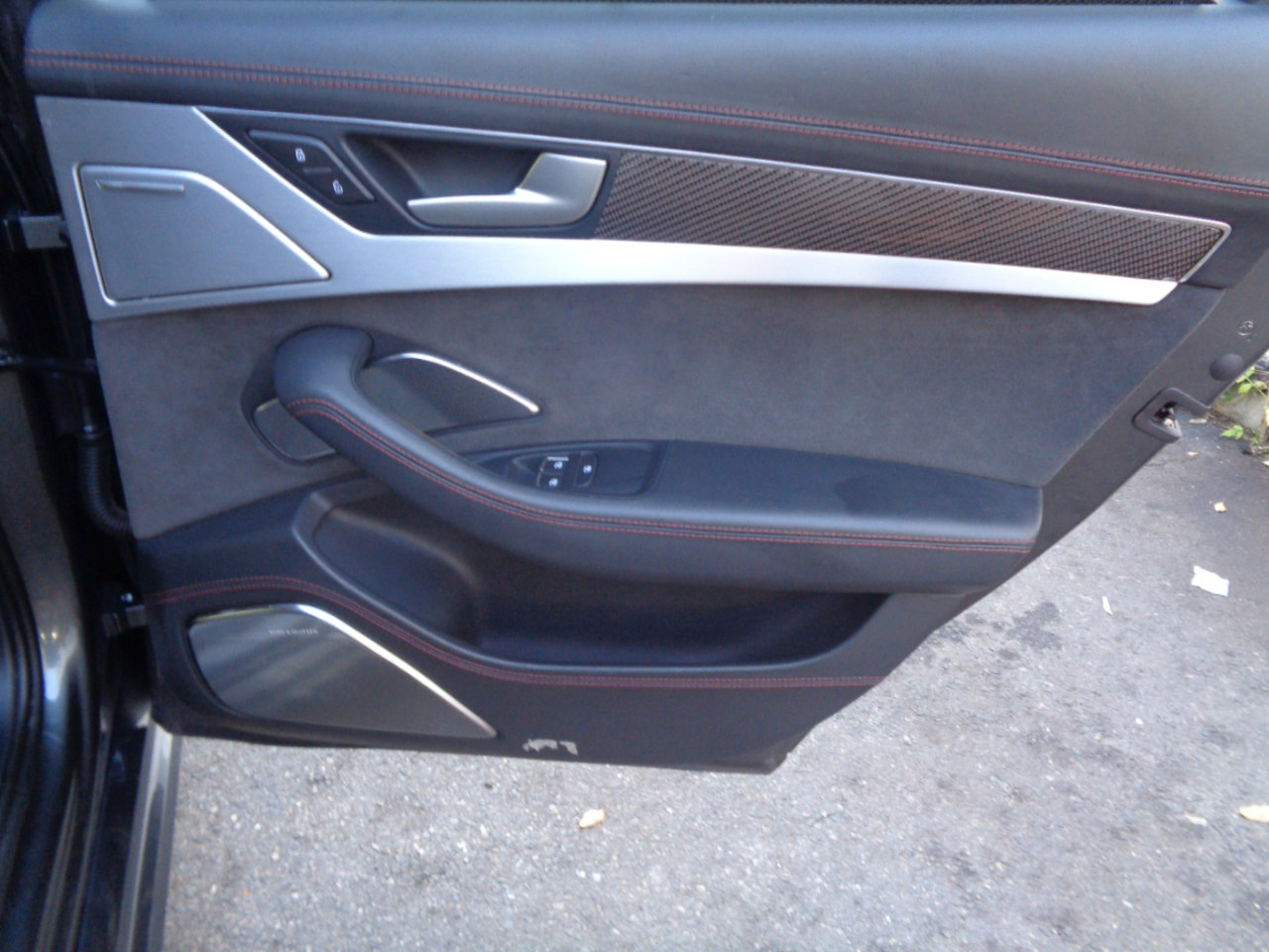 Used 2017 Audi S8 Plus w/ Dynamic Package image 24