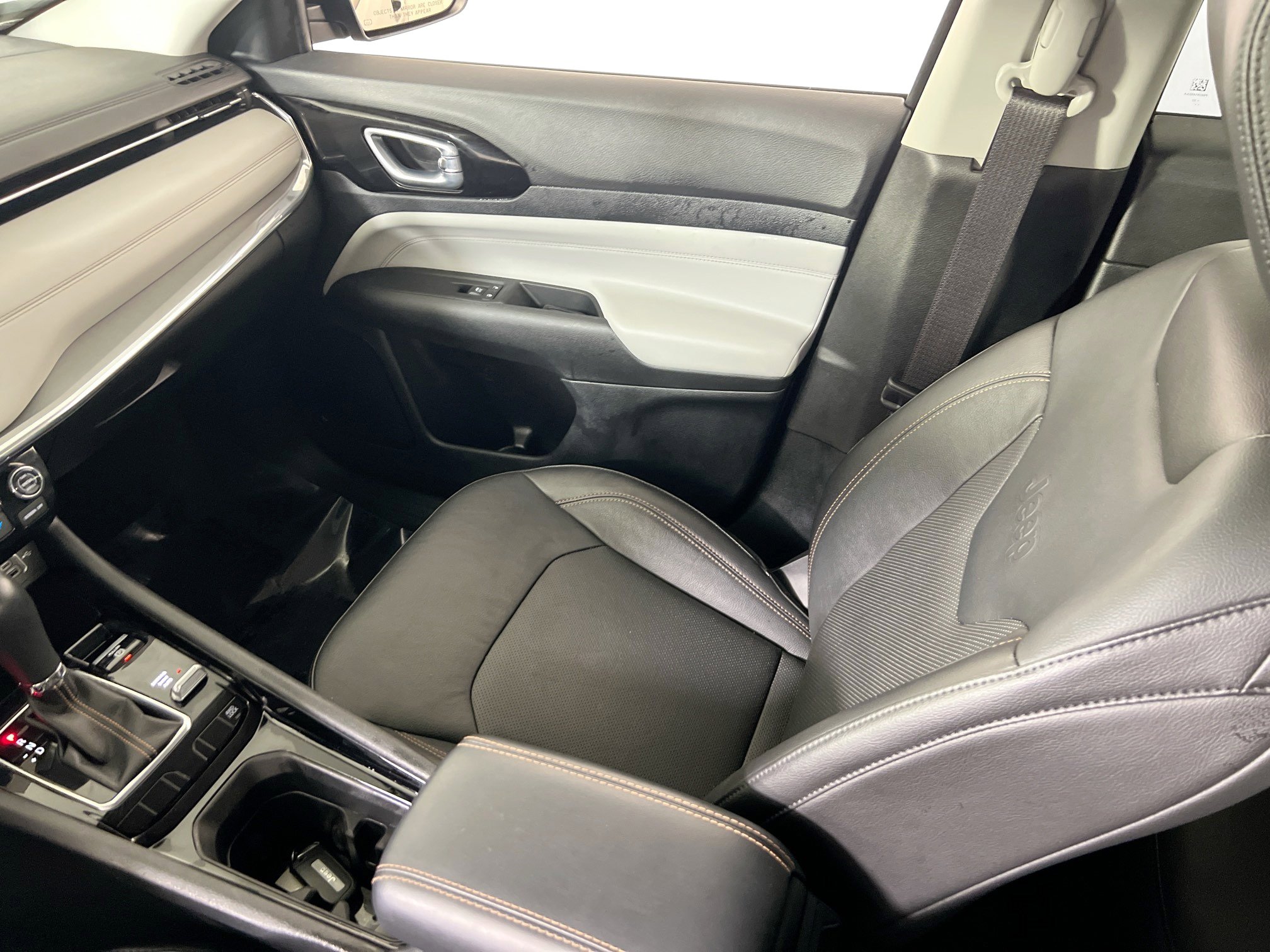 Used 2022 Jeep Compass Limited image 22