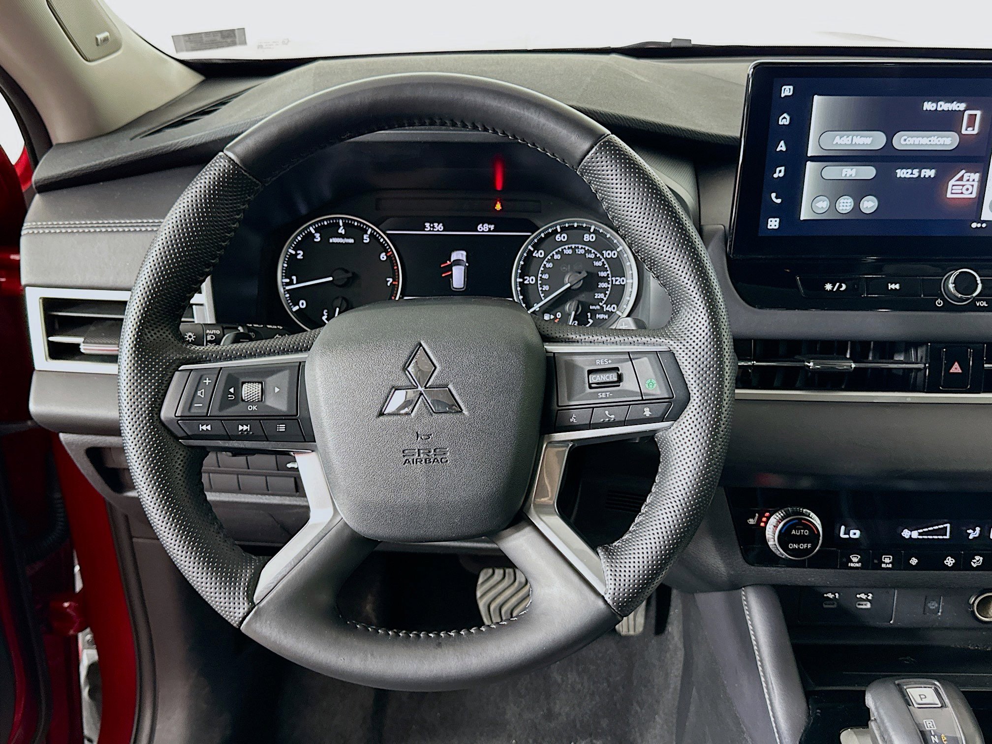 Used 2025 Mitsubishi Outlander SE image 18