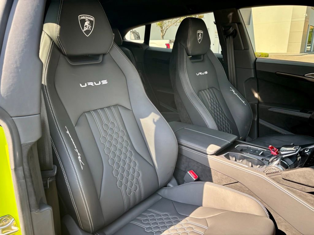 Used 2024 Lamborghini Urus Performante AWD/4WD image 26