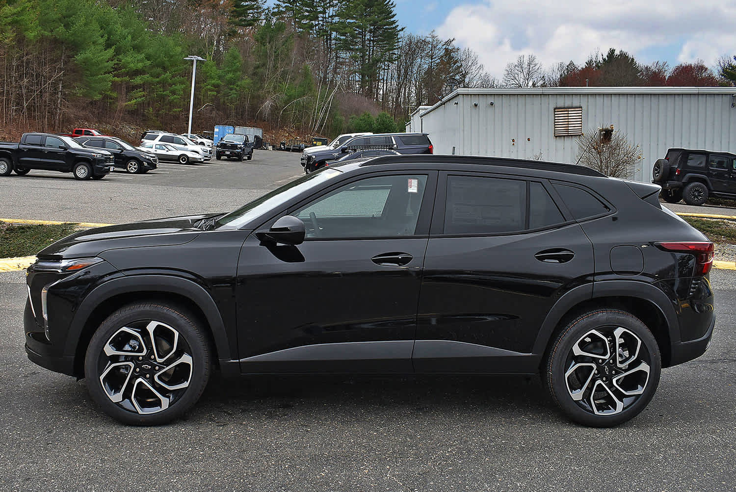 New 2026 Chevrolet Trax RS w/ Sunroof Package FWD image 4