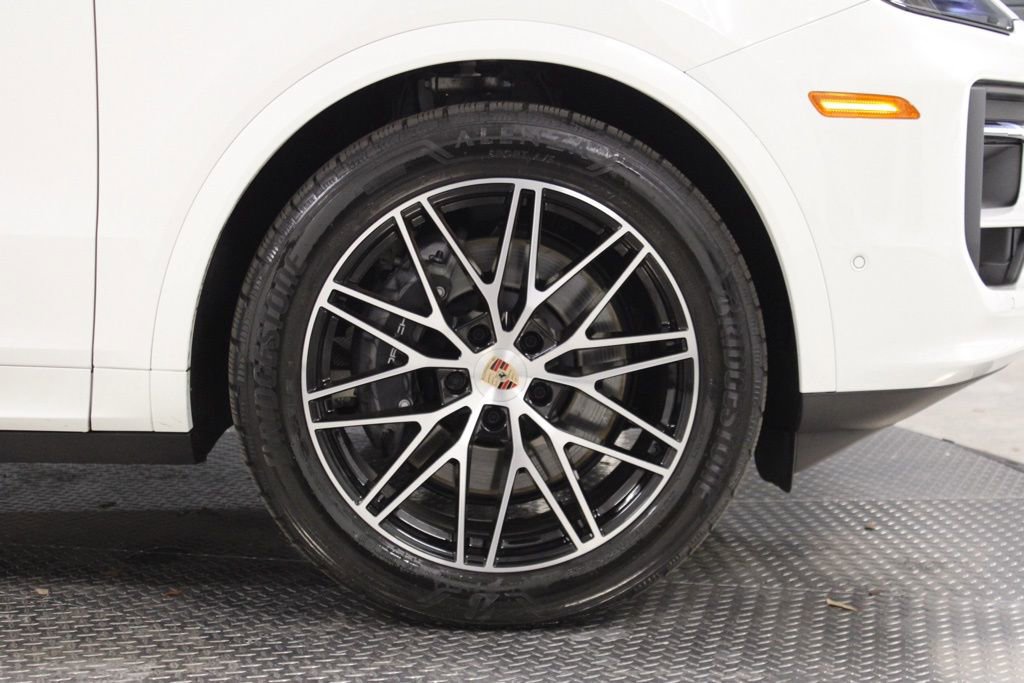 Certified 2026 Porsche Cayenne Coupe image 13