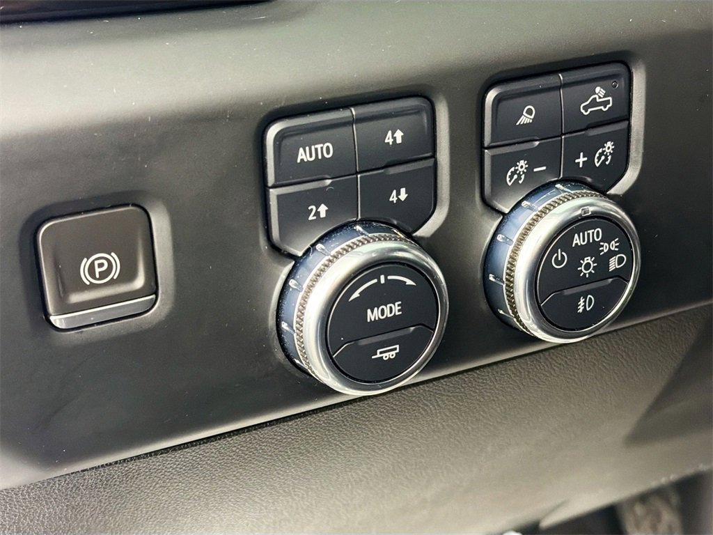 Used 2023 GMC Sierra 1500 AT4 w/ Technology Package image 10