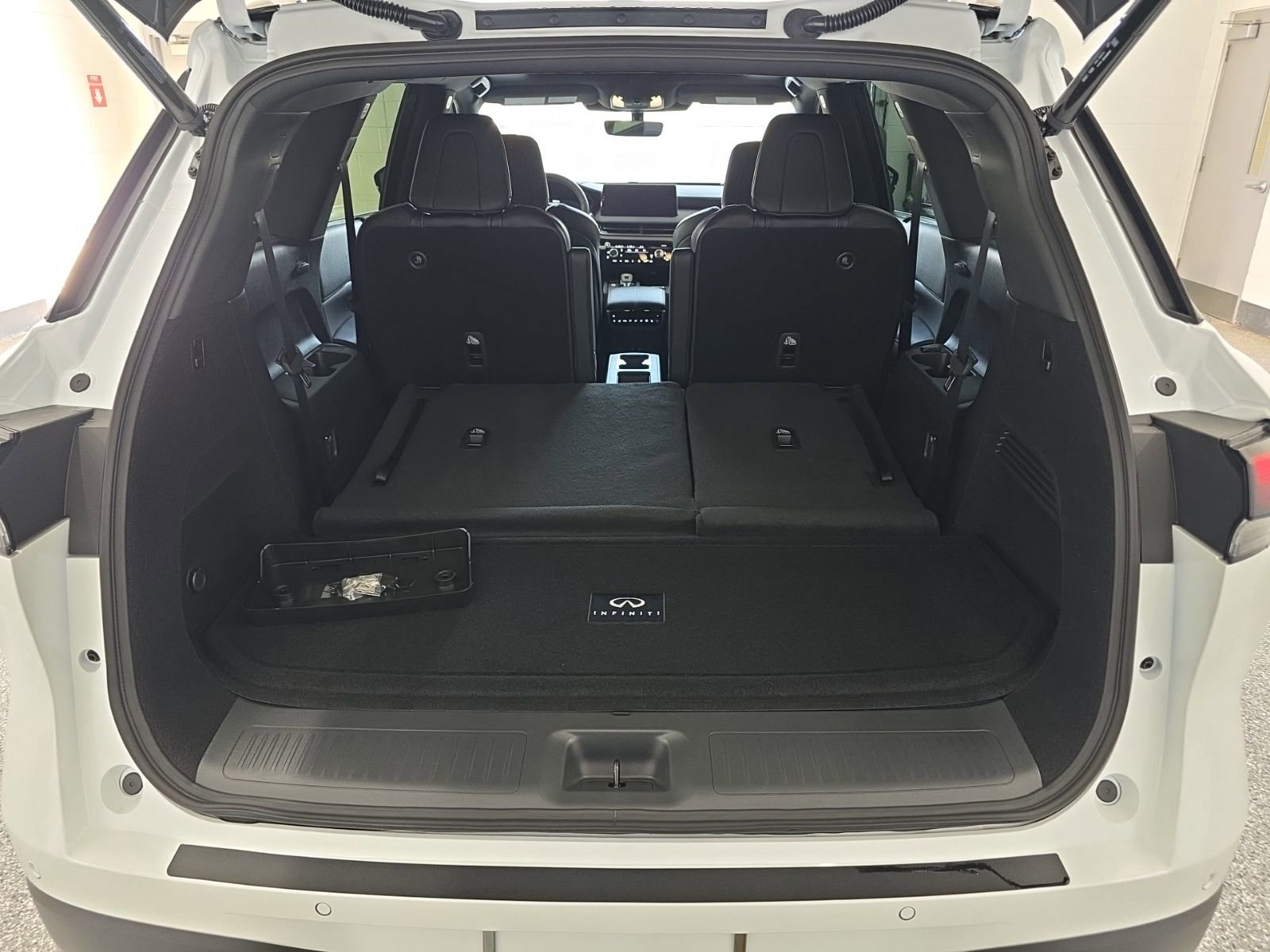 New 2026 INFINITI QX60 Sport w/ Dark Cargo Package AWD/4WD image 15