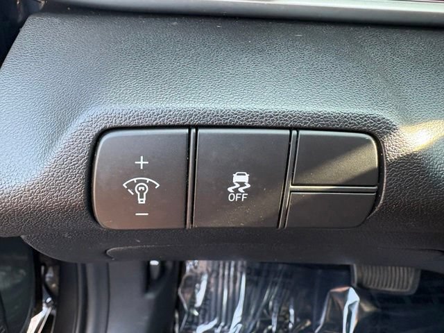 Used 2024 Hyundai Elantra Limited FWD image 22