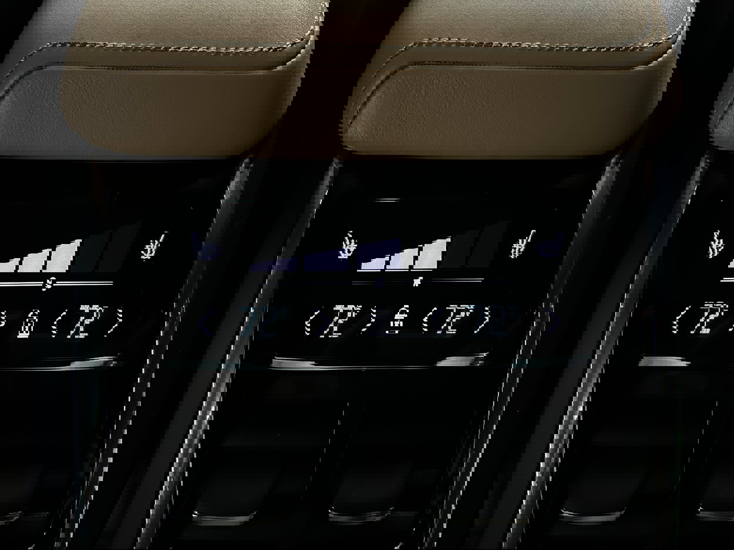 Used 2020 Volvo V60 T5 Cross Country image 29