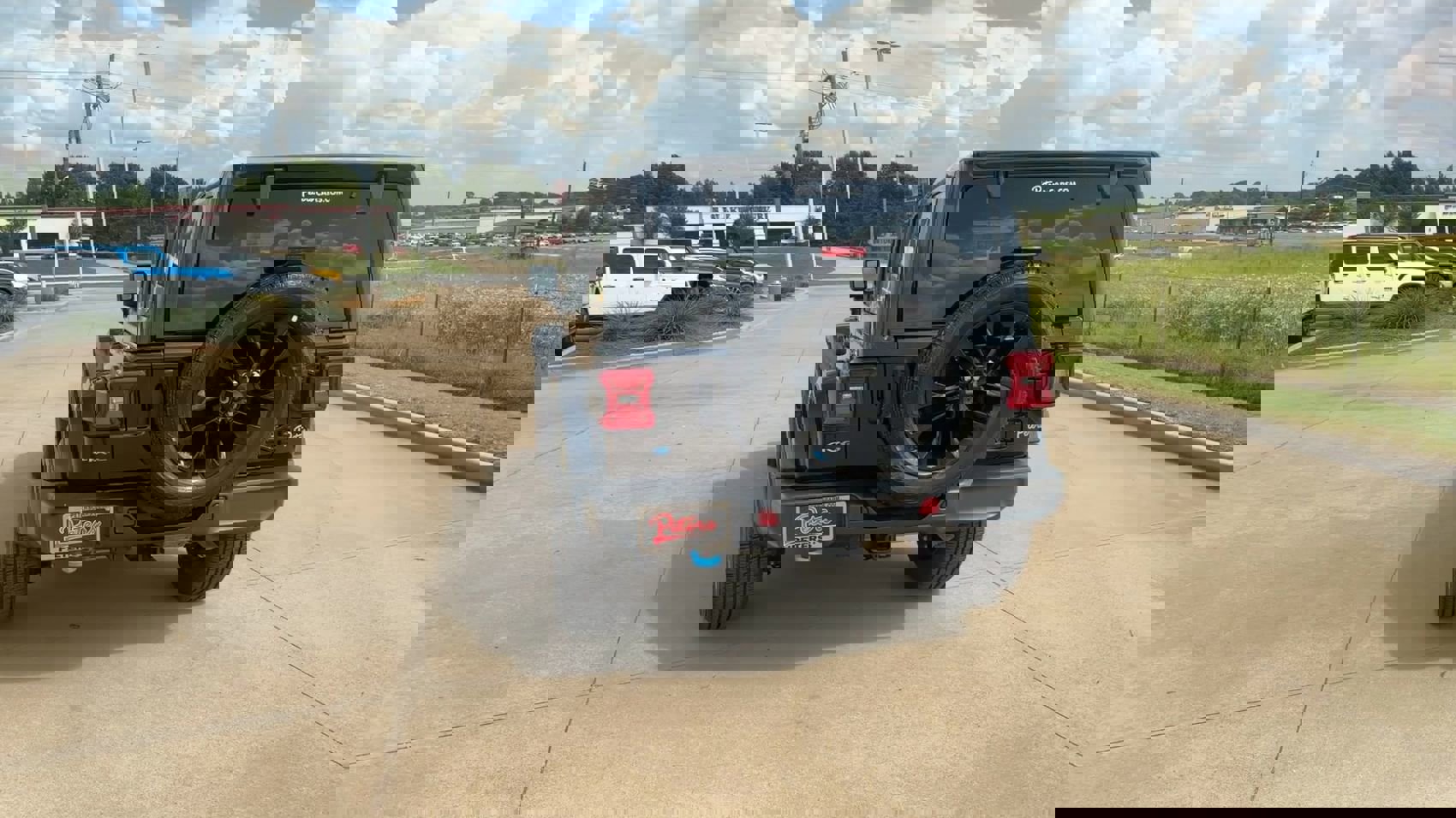 New 2023 Jeep Wrangler Sahara image 8