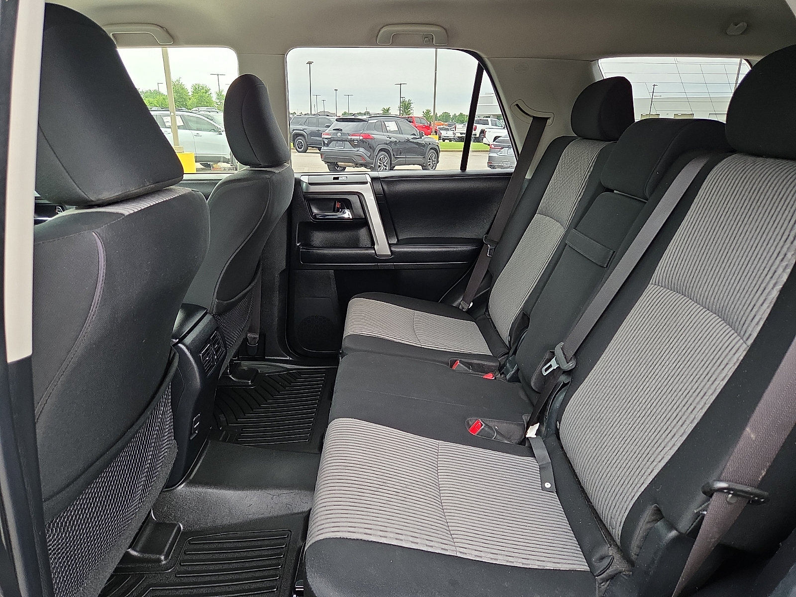 Used 2019 Toyota 4Runner SR5 AWD/4WD image 11