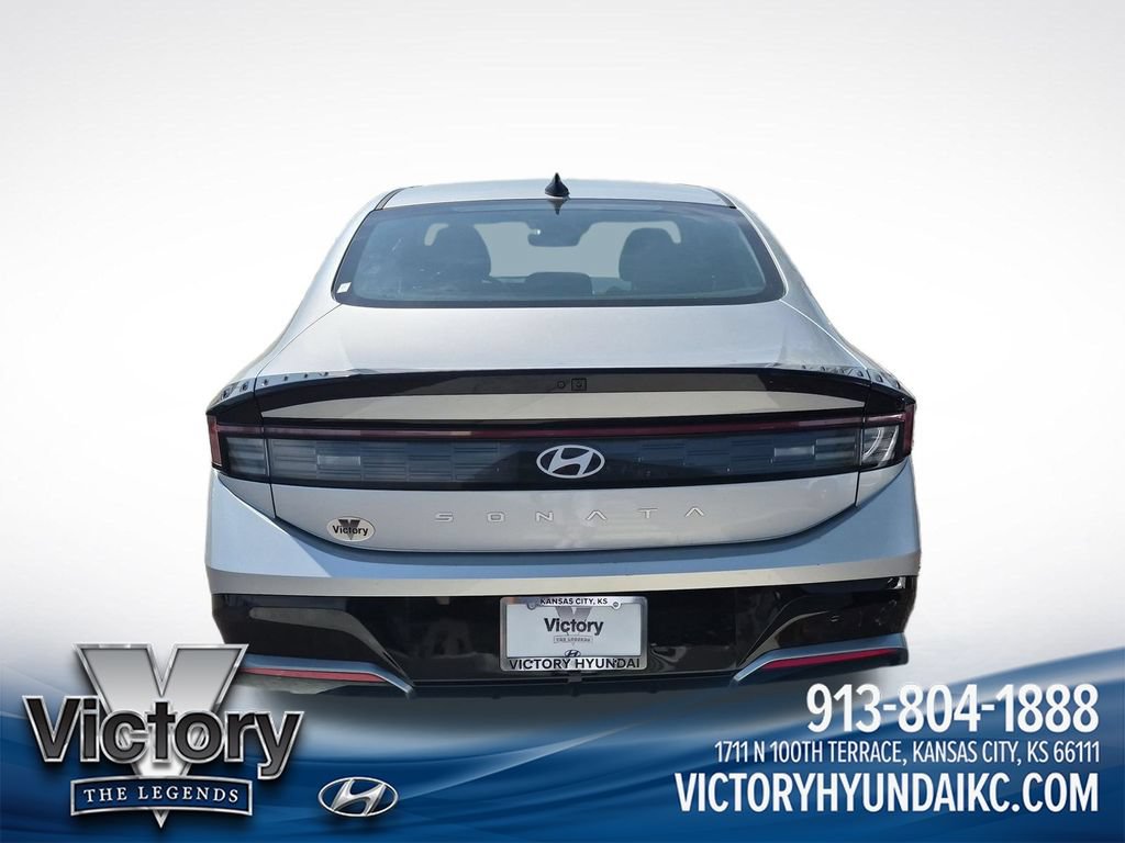 Used 2025 Hyundai Sonata SEL FWD image 4