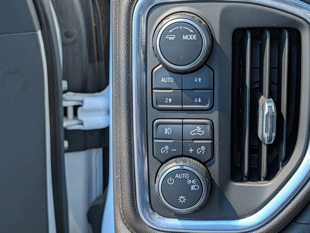 Used 2021 Chevrolet Silverado 1500 LT Trail Boss w/ Convenience Package II AWD/4WD image 22