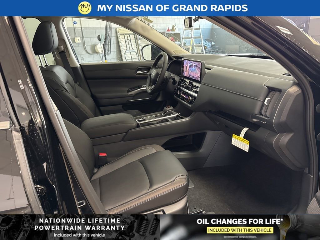 New 2026 Nissan Pathfinder SL image 25