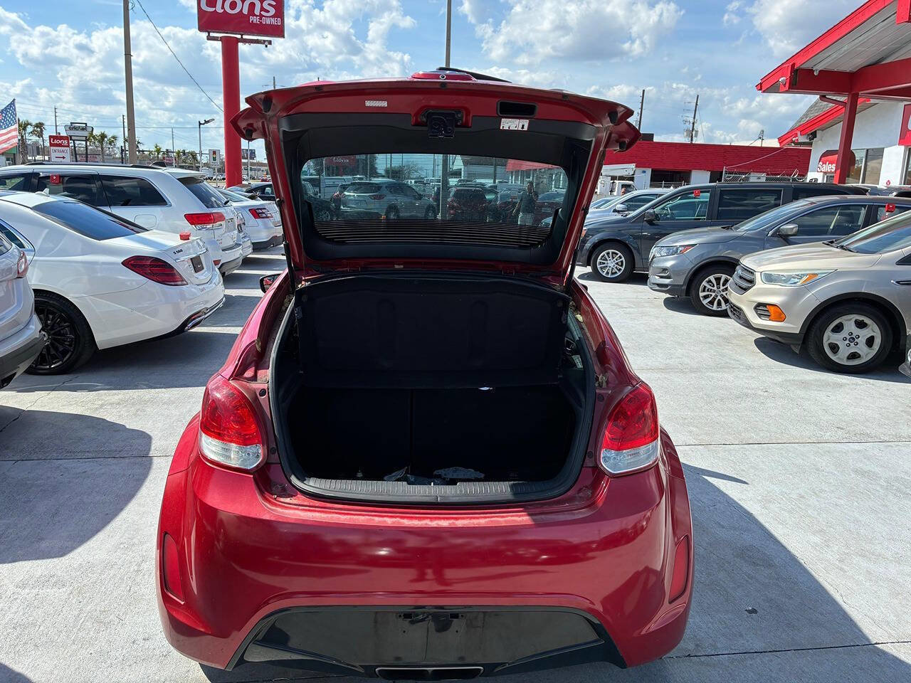 Used 2017 Hyundai Veloster Value Edition FWD image 15