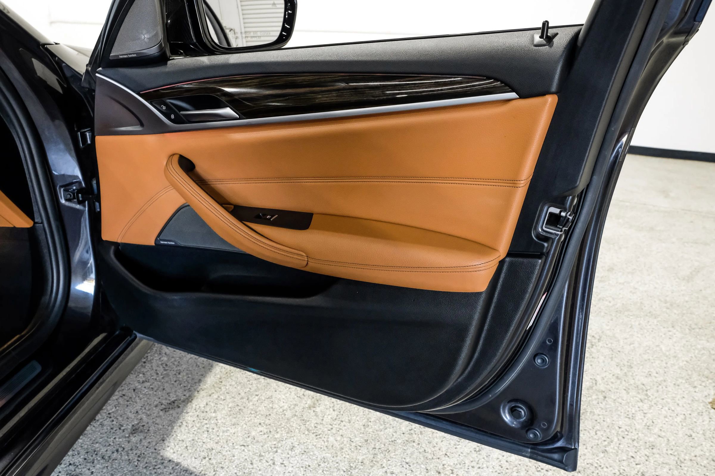 Used 2019 BMW 540i w/ M Sport Package RWD image 58