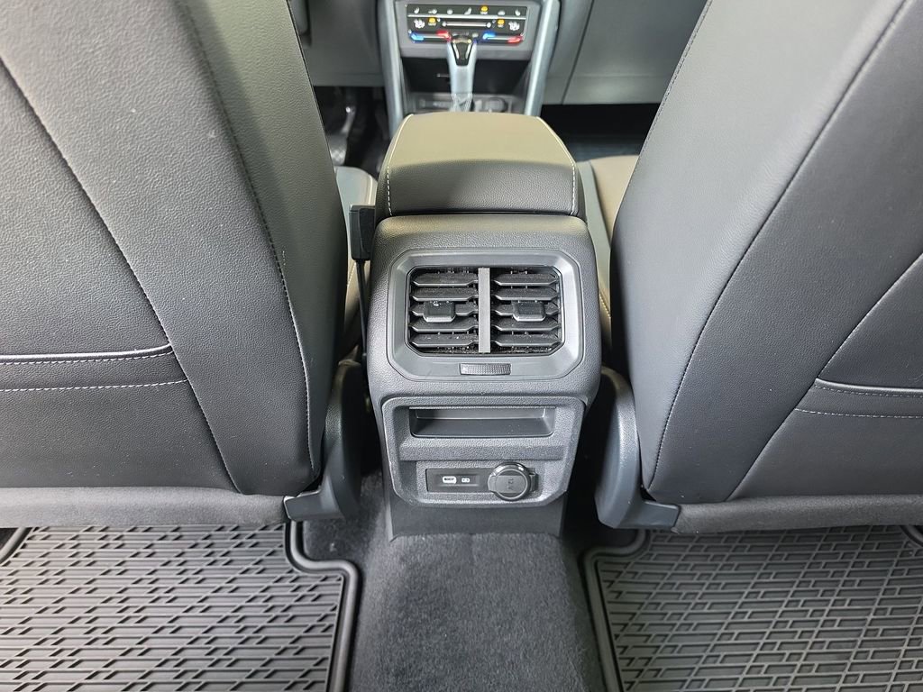 Used 2024 Volkswagen Tiguan SE AWD/4WD image 24