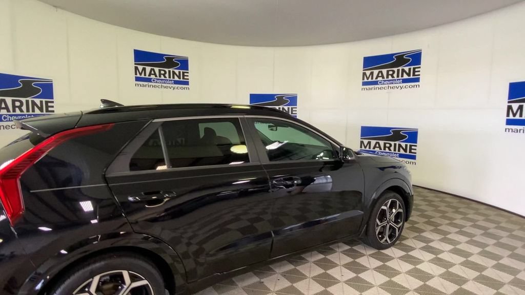 Used 2024 Kia Niro EX Touring FWD image 2