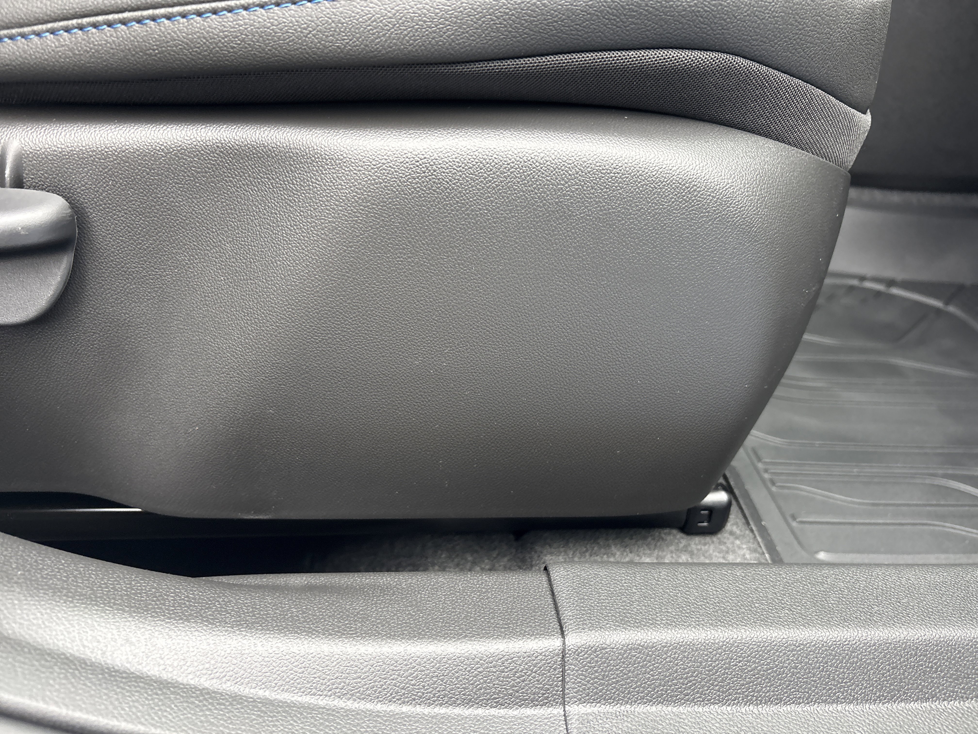 New 2026 Chevrolet Trax LT w/ Driver Confidence Package FWD image 27