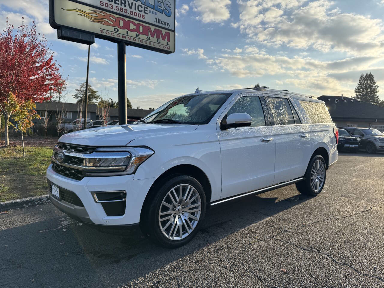 Used 2024 Ford Expedition Max Limited image 1