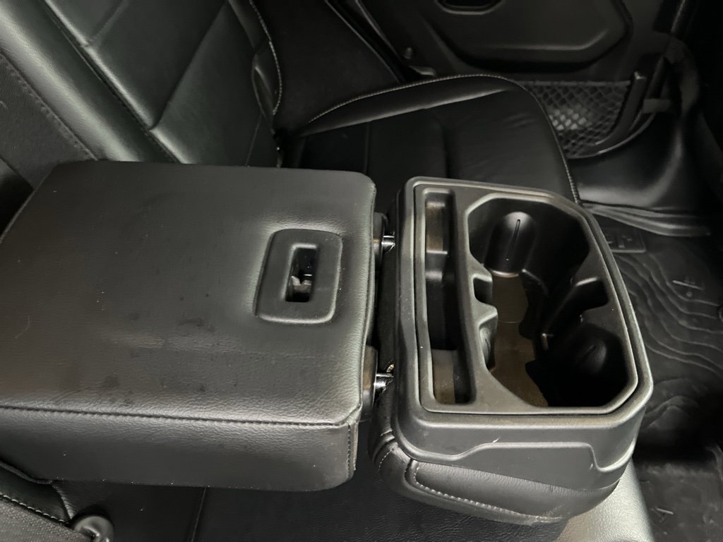 Used 2018 Jeep Wrangler Unlimited Sahara image 27