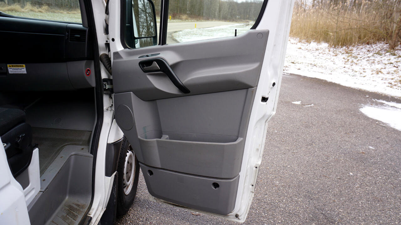 Used 2016 Mercedes-Benz Sprinter 2500 w/ Driver Comfort Package image 21