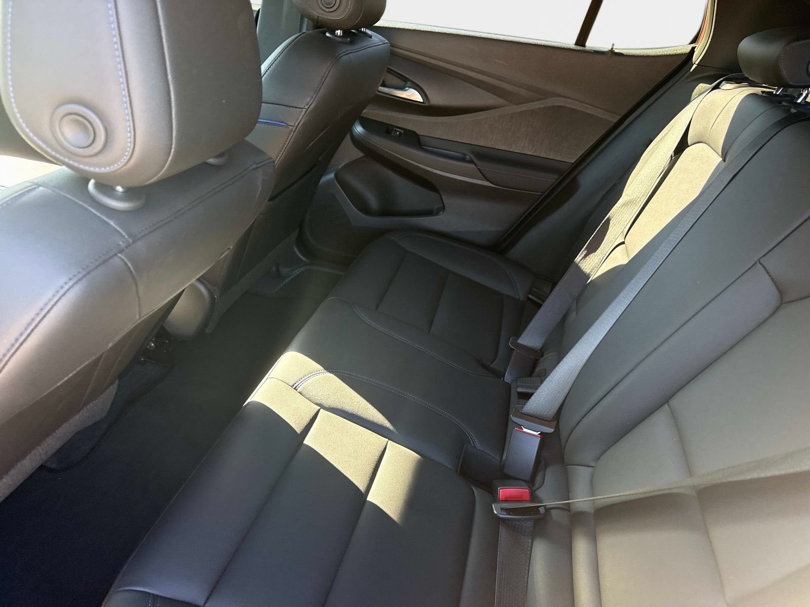 Used 2025 Buick Envista Sport Touring w/ Convenience II Package FWD image 12